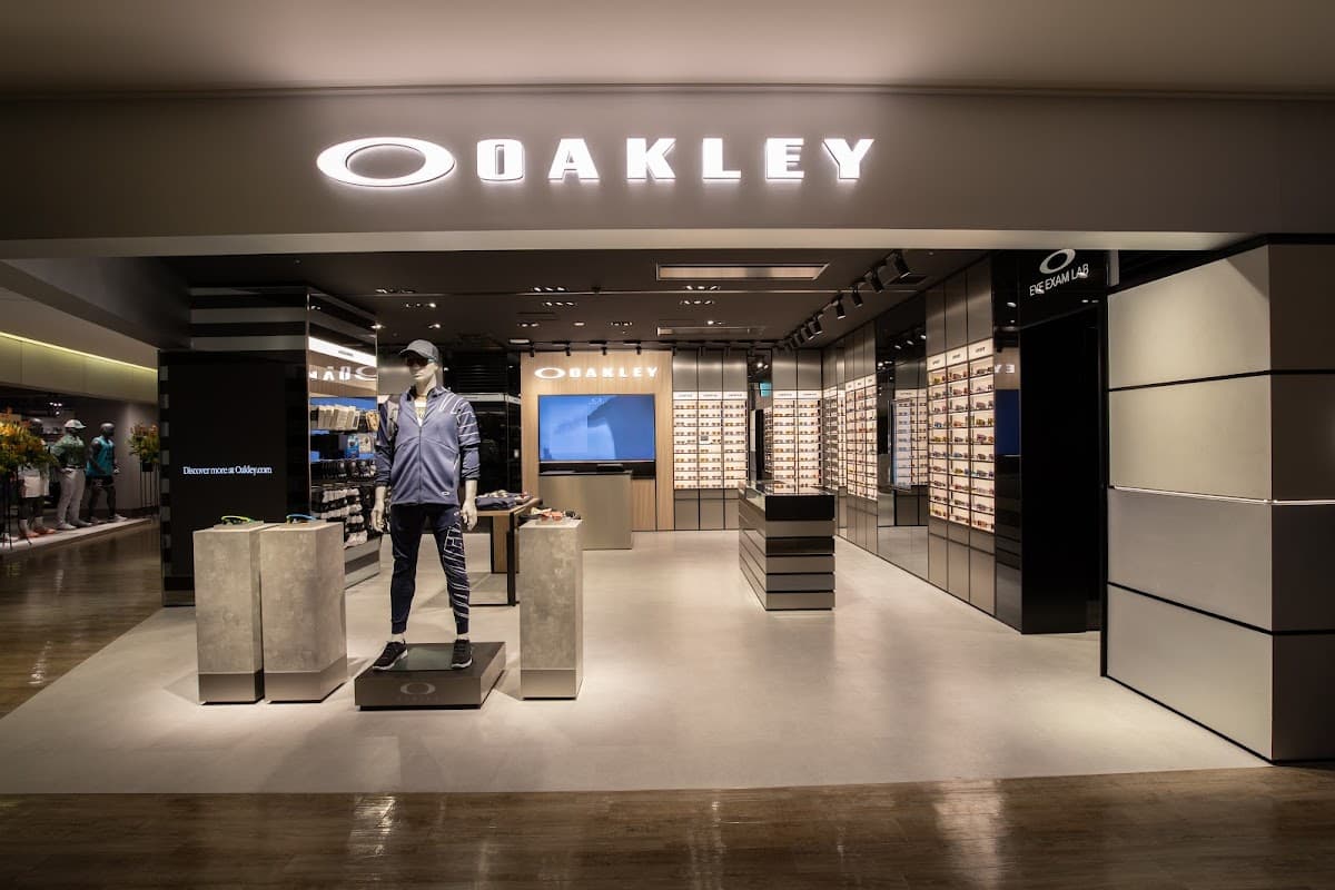 오클리 Oakley 그랜드프론트 오사카