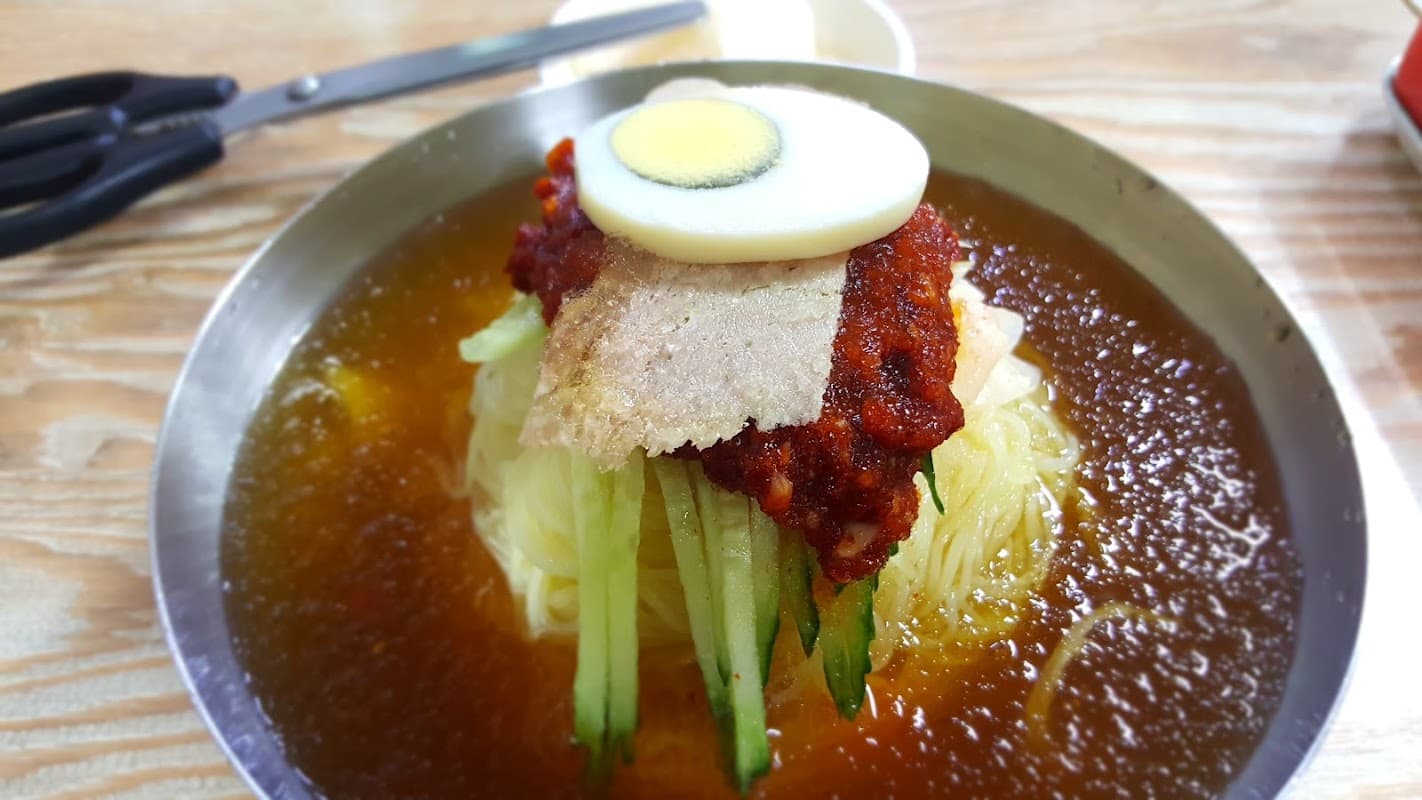 사철밀면