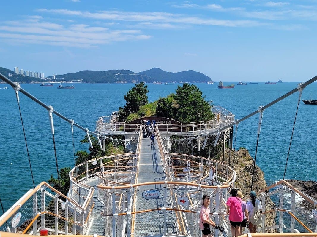 용궁 구름다리